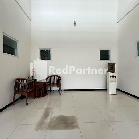 Griya Borobudur Malang Syariah Redpartner Blimbing  Exterior photo