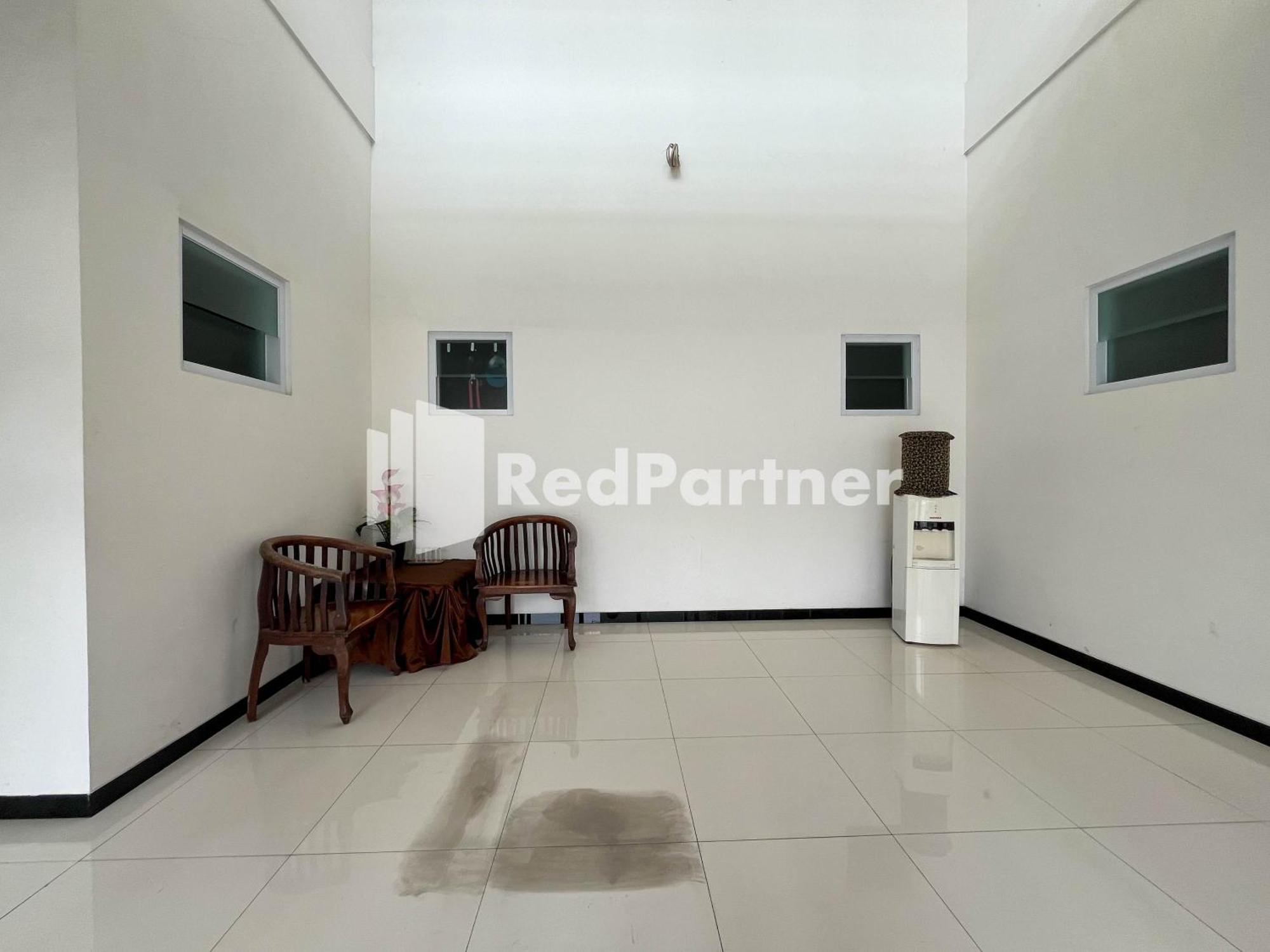 Griya Borobudur Malang Syariah Redpartner Blimbing  Exterior photo