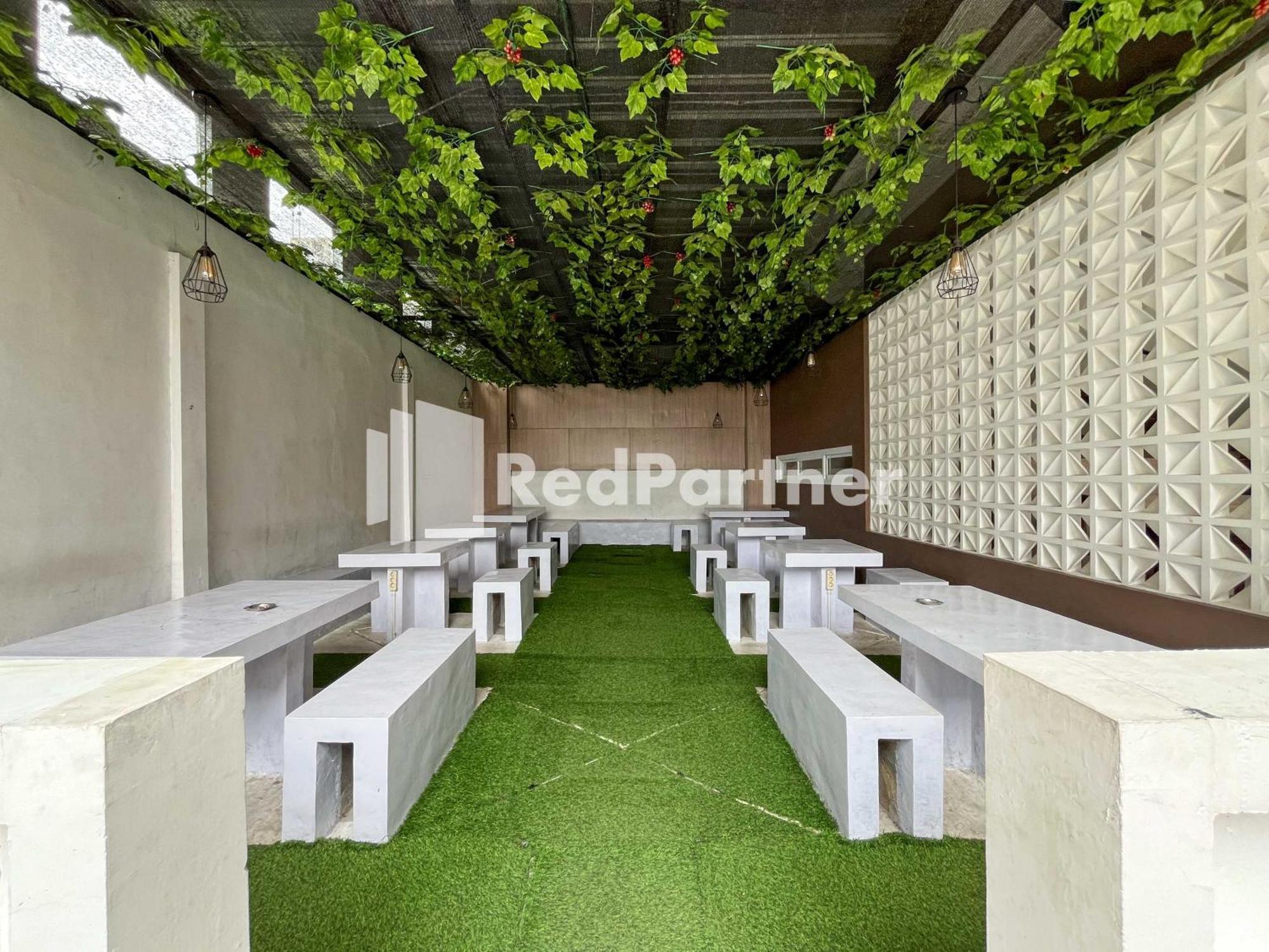Griya Borobudur Malang Syariah Redpartner Blimbing  Exterior photo