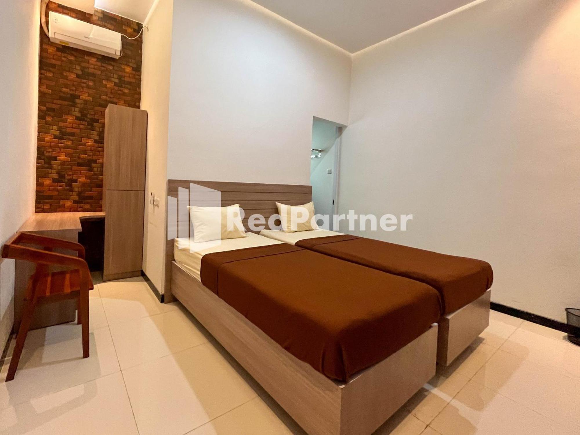 Griya Borobudur Malang Syariah Redpartner Blimbing  Exterior photo
