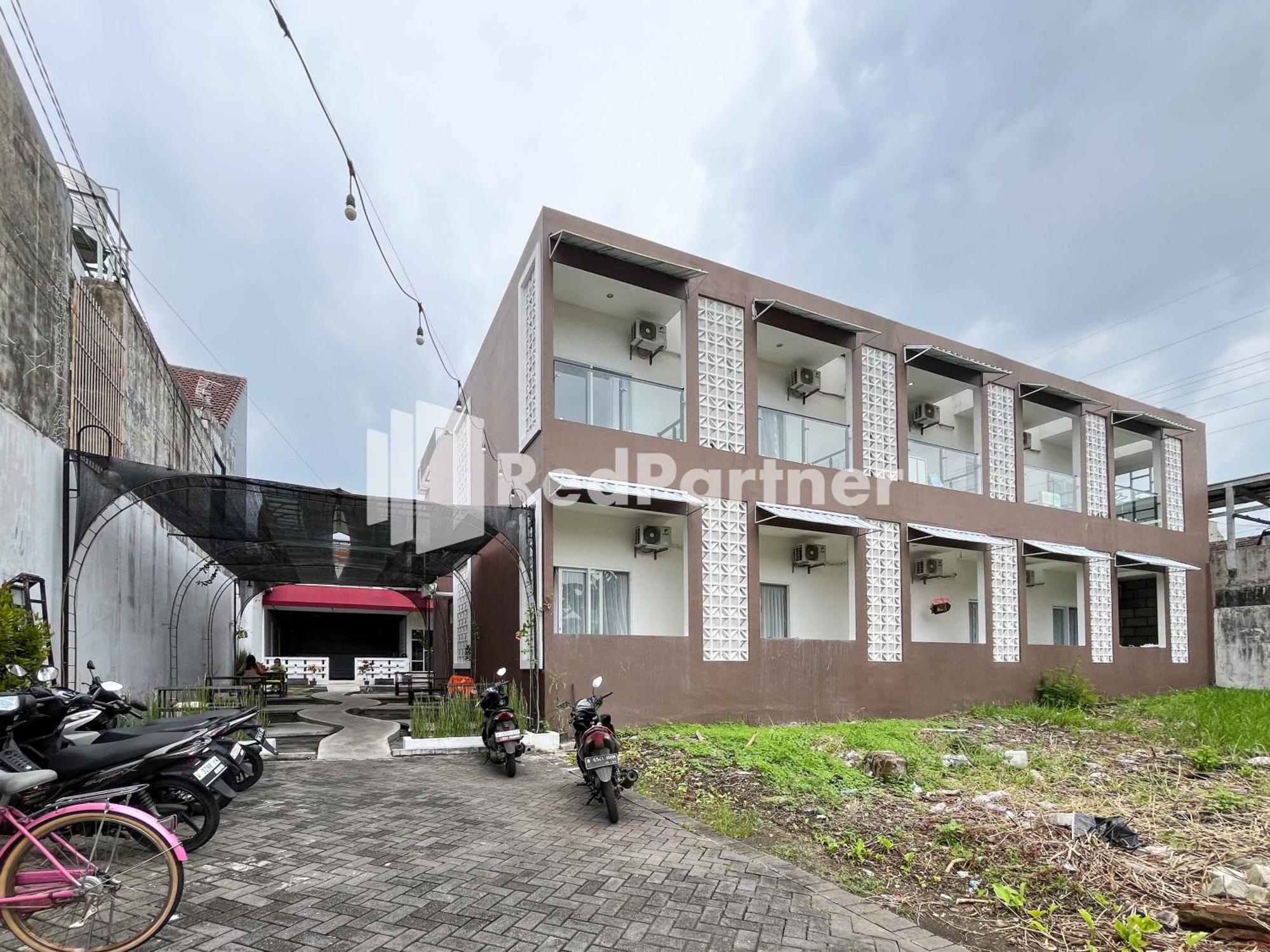 Griya Borobudur Malang Syariah Redpartner Blimbing  Exterior photo